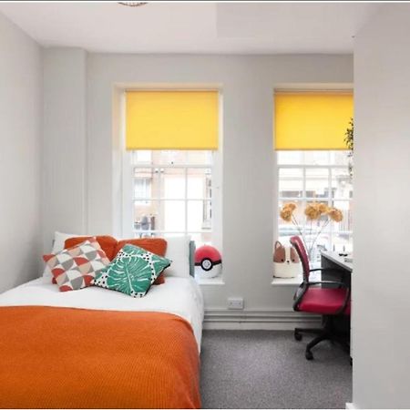 Spacious Room With Shared Facilities Лондон Экстерьер фото