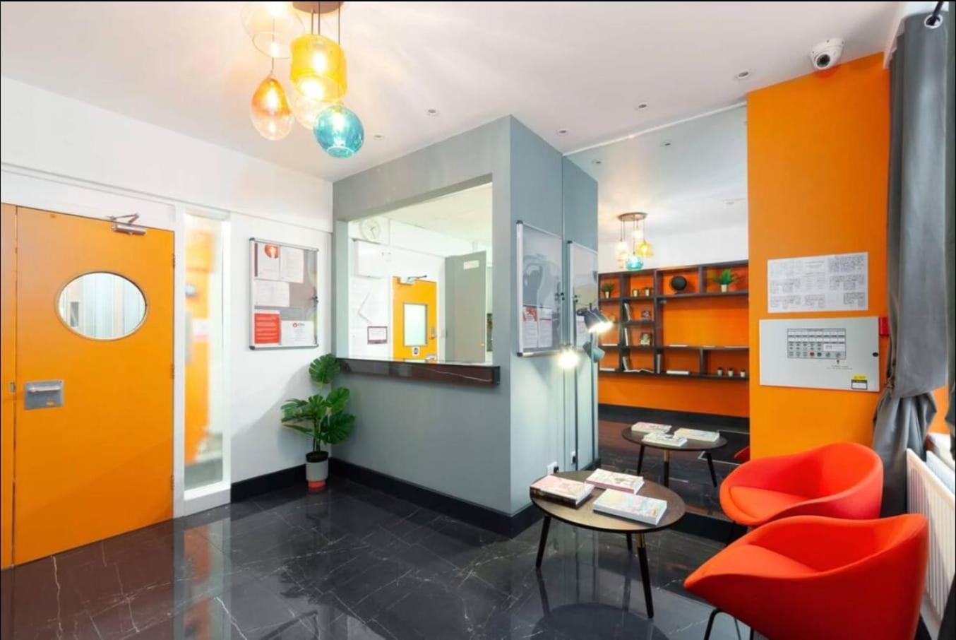 Spacious Room With Shared Facilities Лондон Экстерьер фото