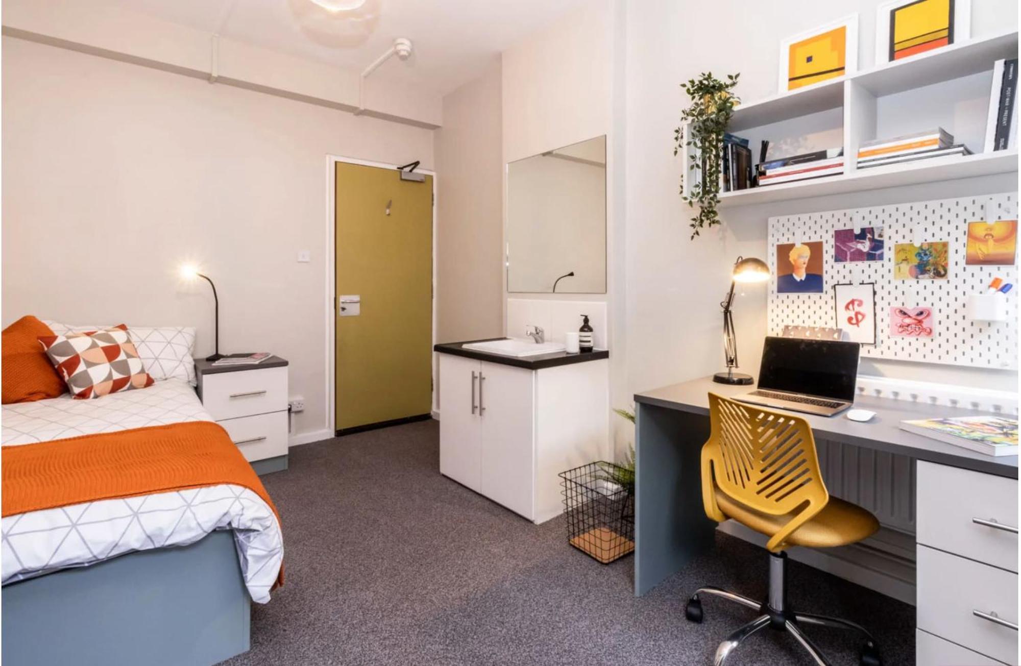 Spacious Room With Shared Facilities Лондон Экстерьер фото