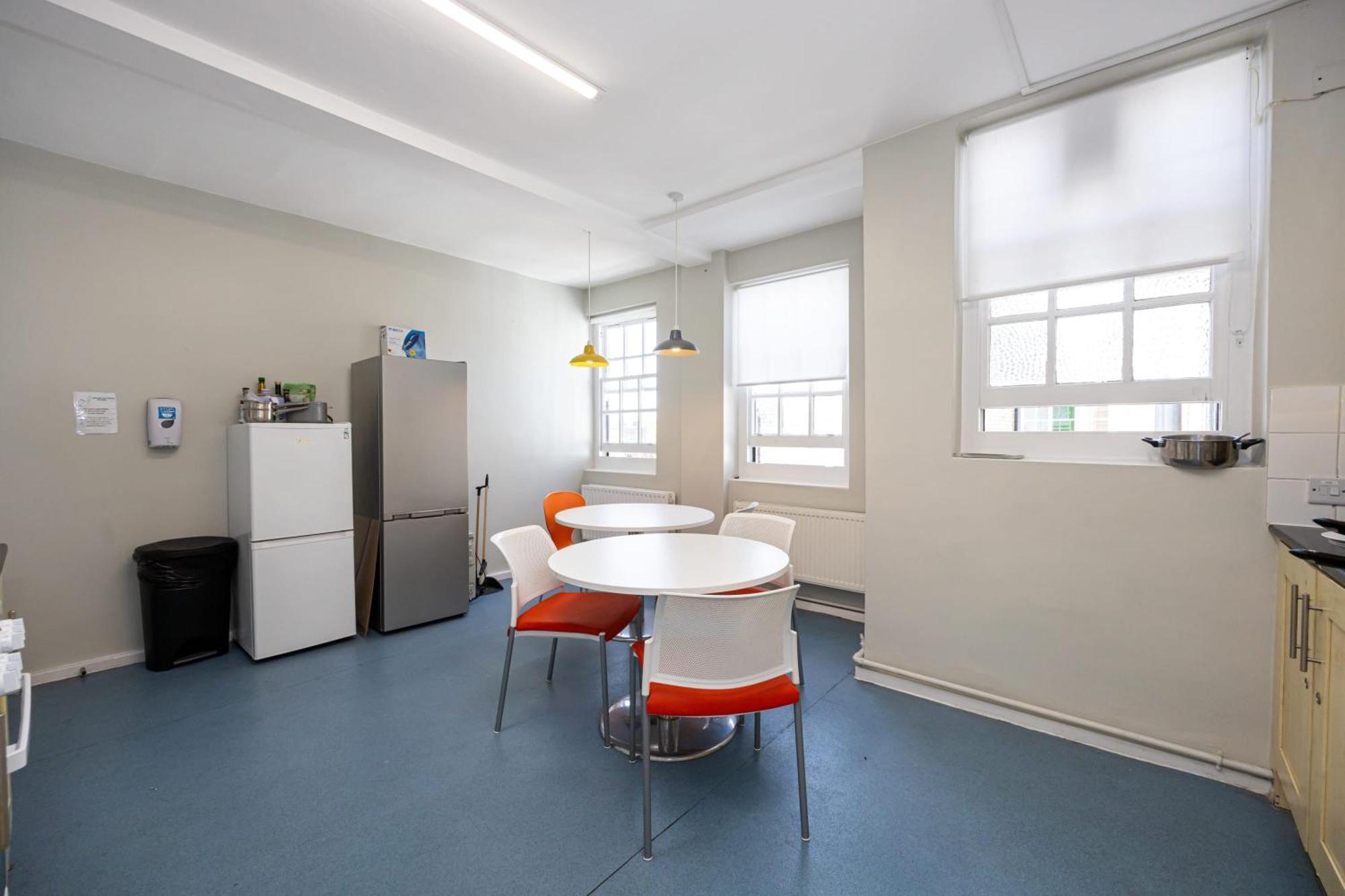 Spacious Room With Shared Facilities Лондон Экстерьер фото