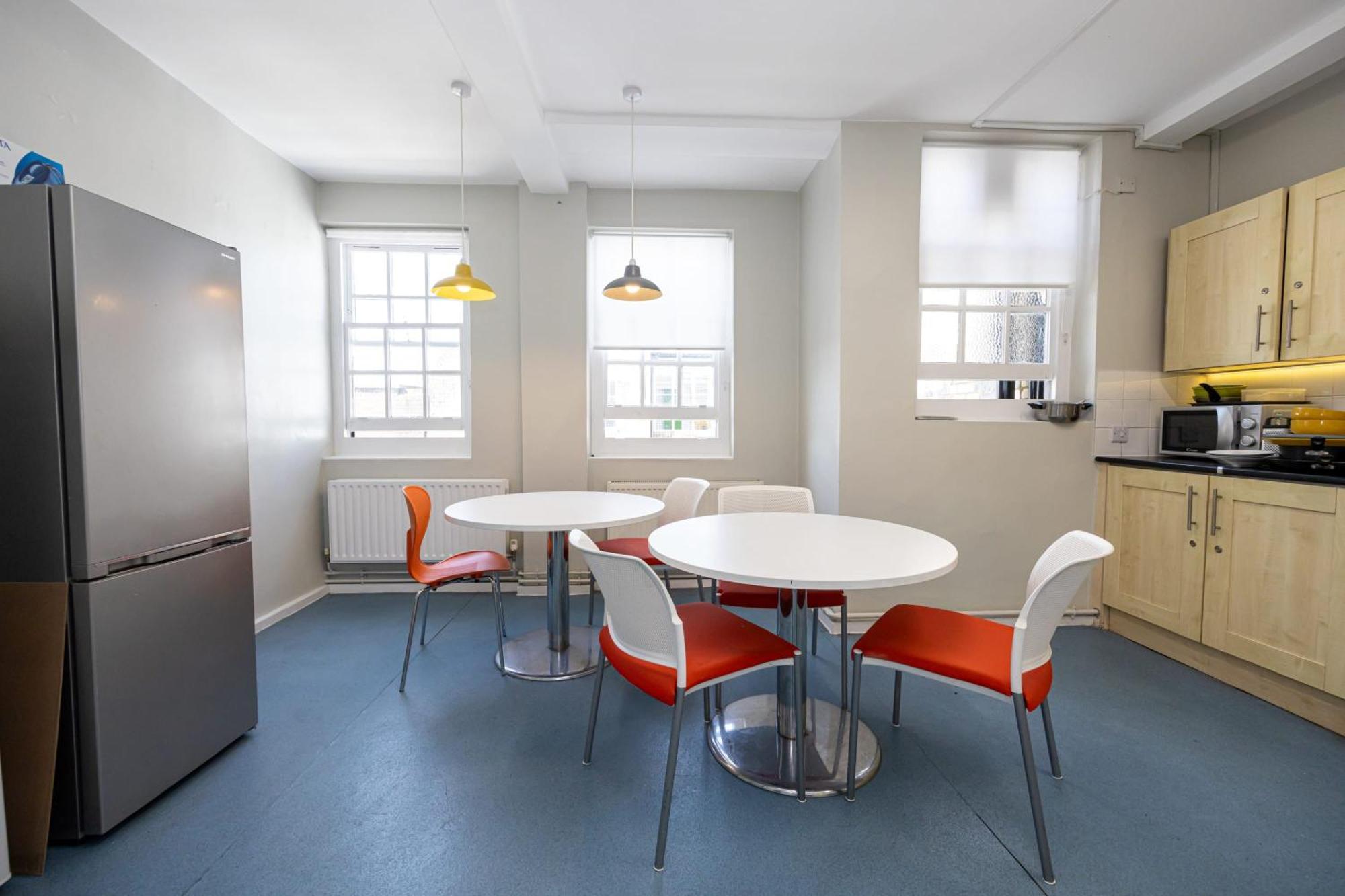 Spacious Room With Shared Facilities Лондон Экстерьер фото